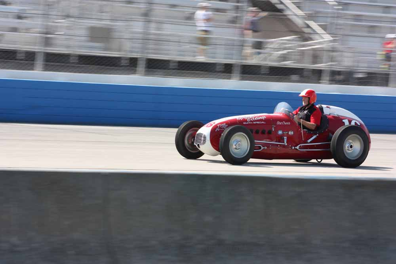 Illustration for article titled The 10 Best Vintage Indycars at the Milwaukee MileĀ